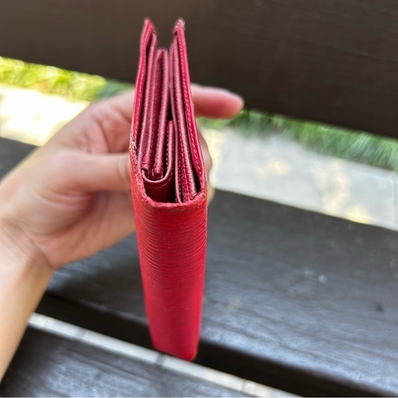 Louis Vuitton Epi leather French bifold wallet - Picture 9 of 11